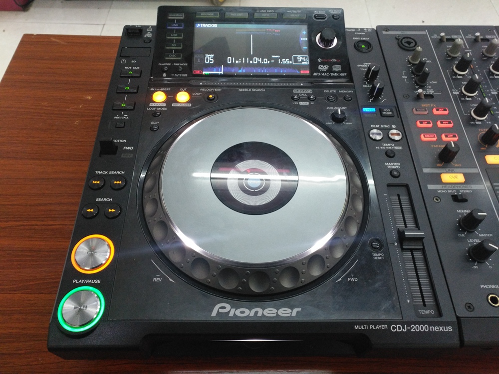 二手先锋cdj2000nxs打碟机 先锋djm2000一代混音台